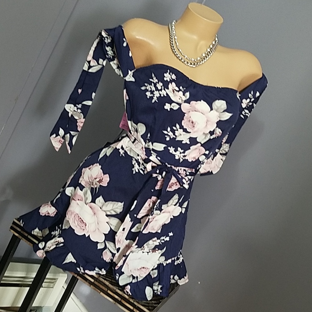 IMPORTED Floral Play Suit Romper - Picture 1 of 8